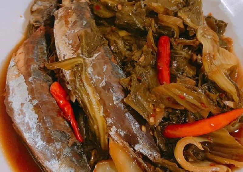 Cá nục kho dưa hồng là món ăn có nguồn gốc từ người dân Sài thành.