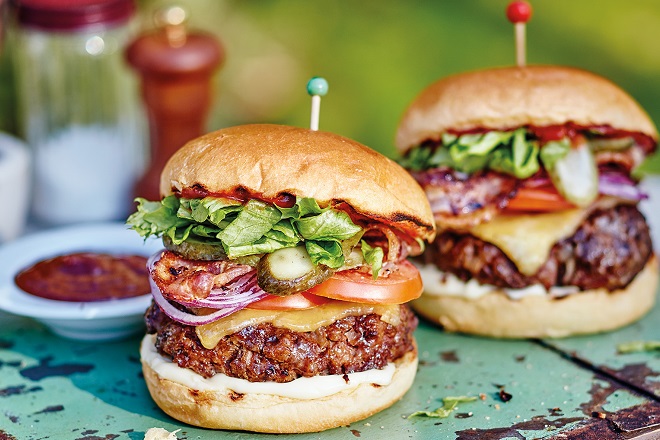 3 cách làm hamburger bò kiểu Mỹ ngon như ngoài hàng
