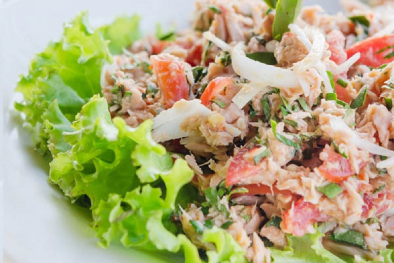 Món salad cá ngừ dễ dàng thực hiện chỉ trong vài phút. 