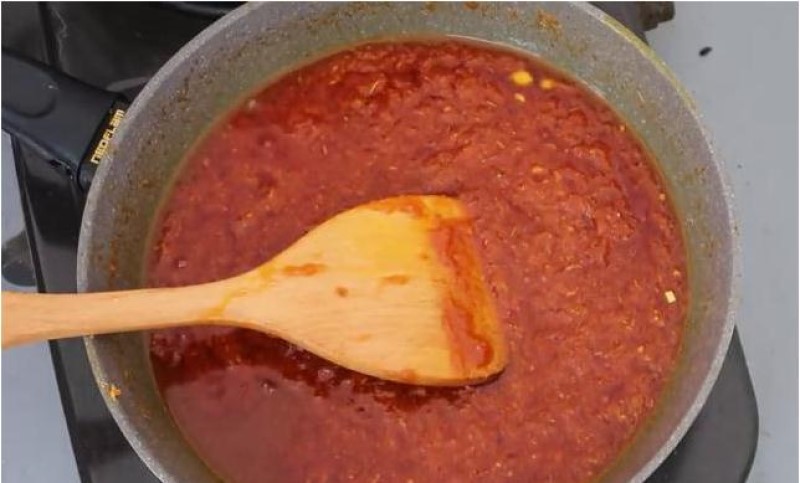 Phần sốt muối ớt pha dầu hào ướp gà nướng than củi.