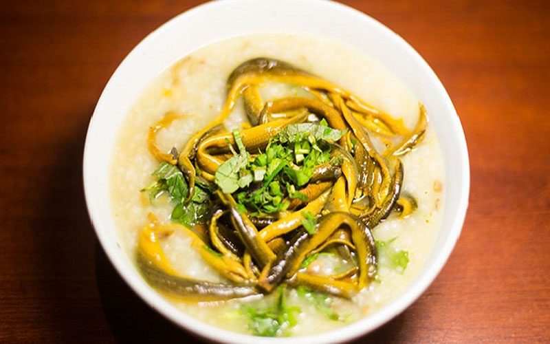 Món cháo lươn bí đỏ xào tía tô thơm ngon, bổ dưỡng và lạ miệng. 