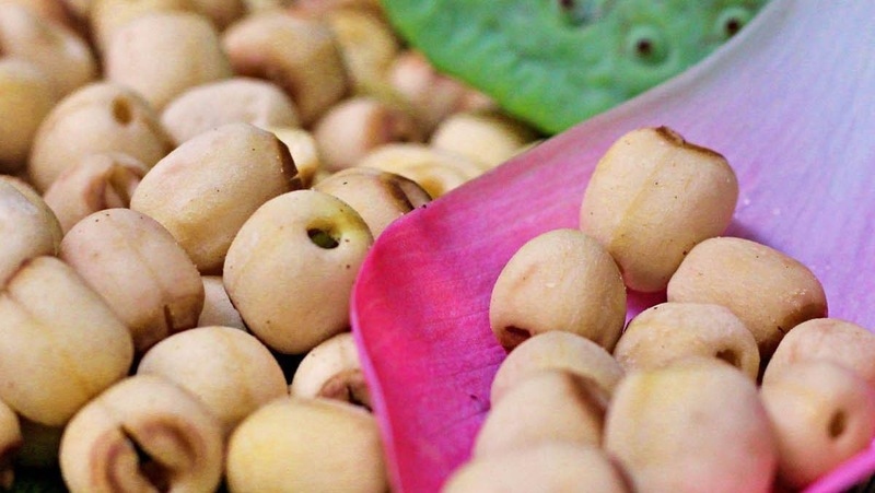 Nguyên liệu và giá trị dinh dưỡng món chè hạt sen đậu xanh bột sắn dây