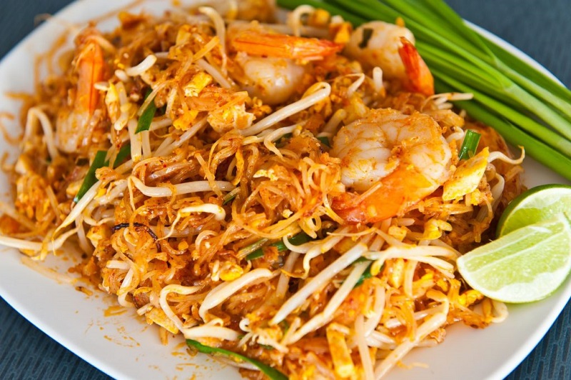 Pad Thái là món ăn truyền thống đặc sản của Thái Lan