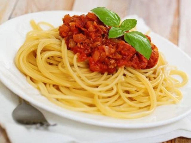 Dĩa mỳ Ý sốt cà chua