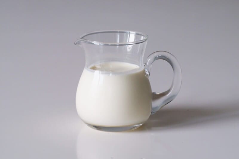 Sữa tươi không đường giúp khử mùi