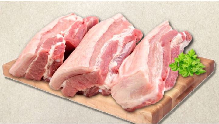 Cách luộc thịt heo ngon cần chọn miếng thịt heo tươi, nguyên, có màu hồng nhạt. Ảnh Internet.