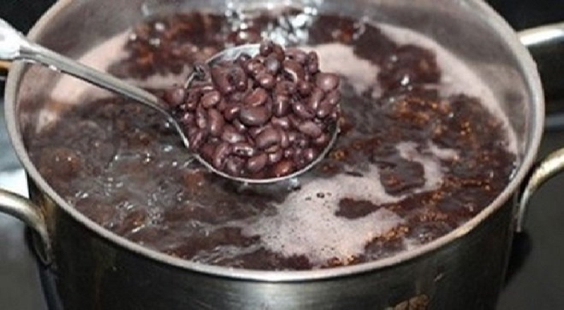 Bước nấu hạt đậu đen cho chín mềm