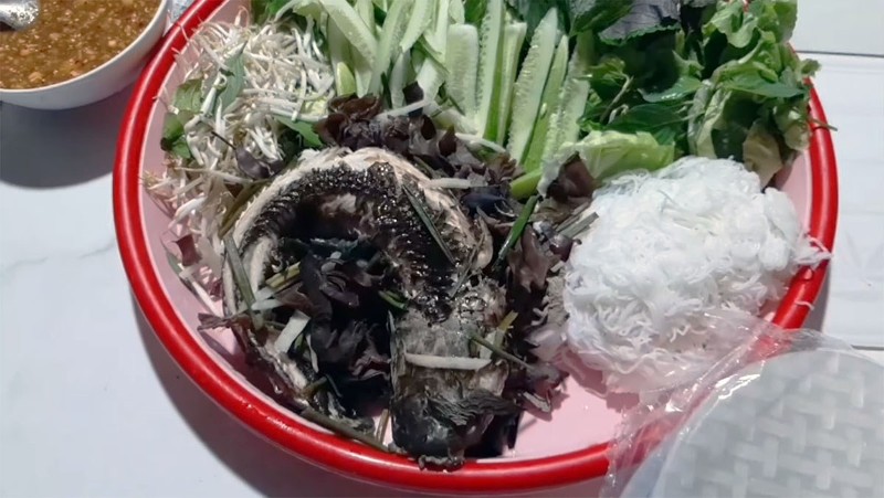 Trang trí và trình bày món cá lóc hấp nước cốt dừa