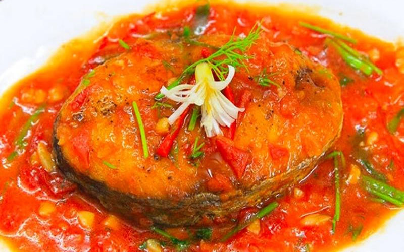 Cá hồi kho tộ – món ăn đậm đà vị Việt trong những ngày mưa