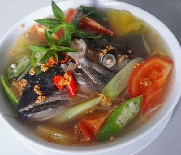 Bật mí công thức chế biến đầu cá thu nấu canh chua giải nhiệt ngày hè