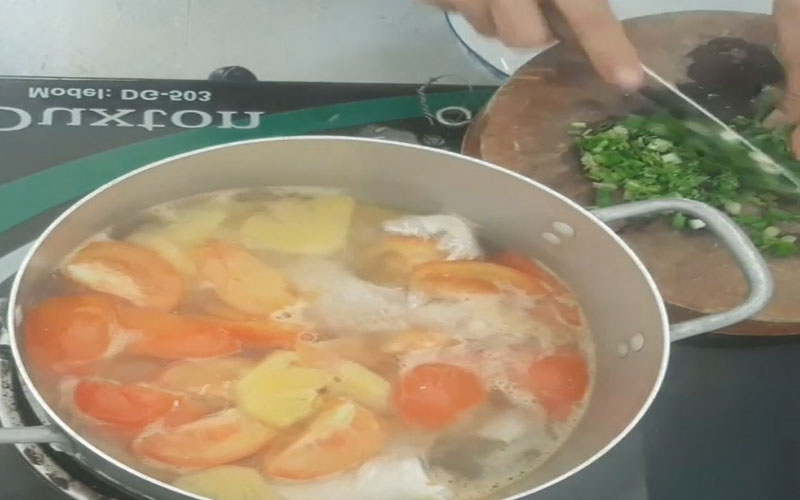 Nấu canh chua cá hường