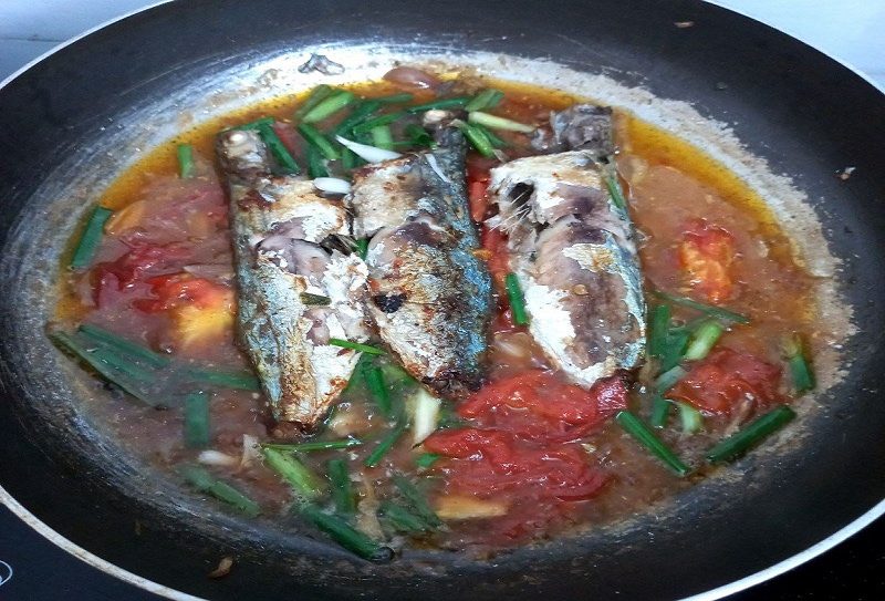 Cách làm cá bạc má sốt cà chua